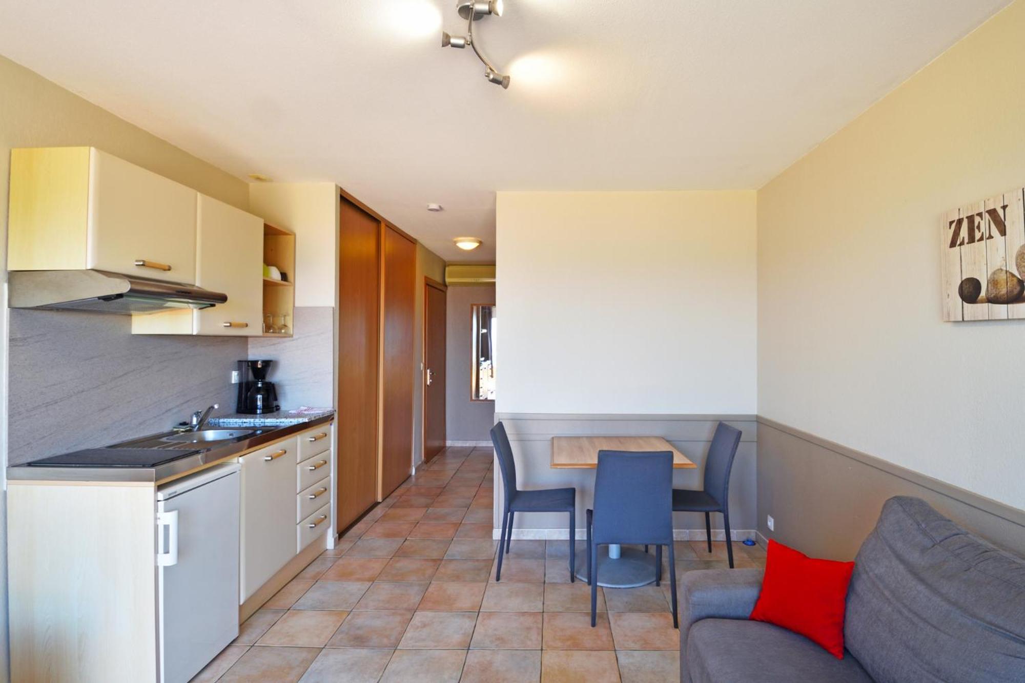 Calvi Appart Hotel Ruang foto