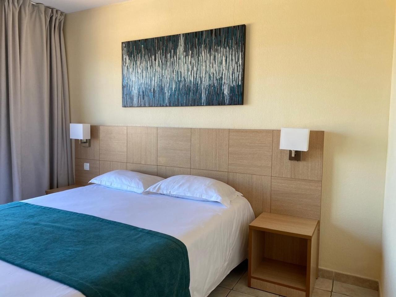 Calvi Appart Hotel Bagian luar foto