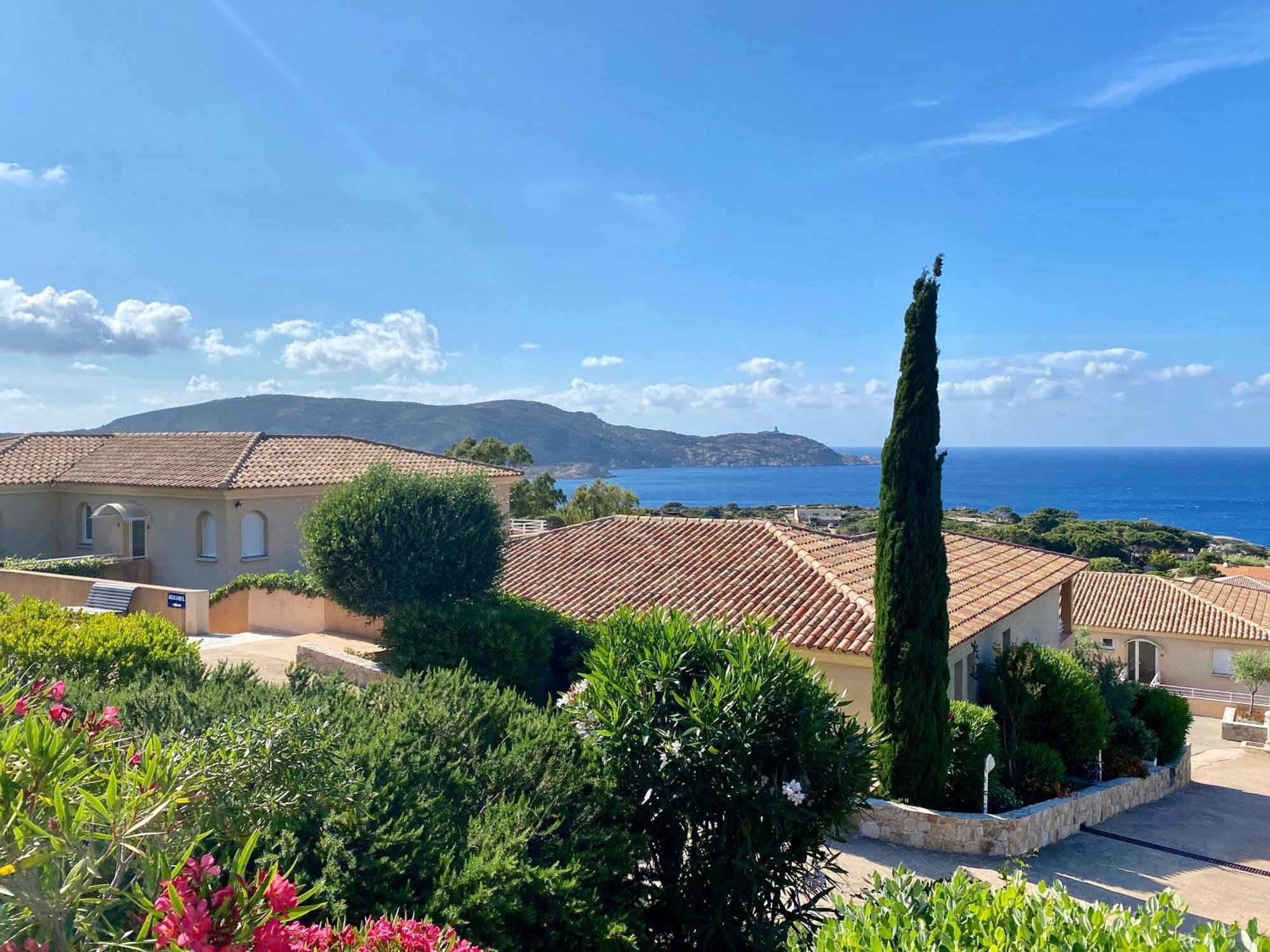 Calvi Appart Hotel Bagian luar foto